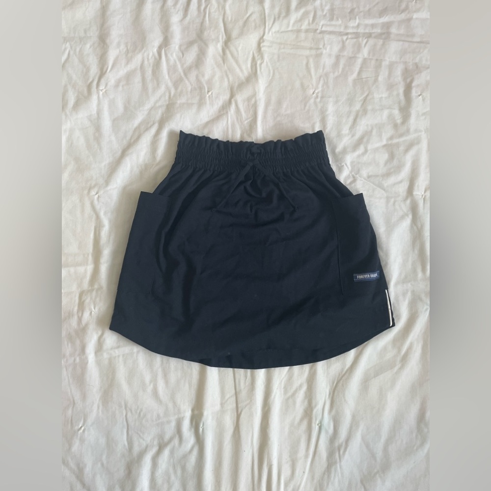 Zara kids navy sporty skirt with a stripes and lined size 11/12 girls